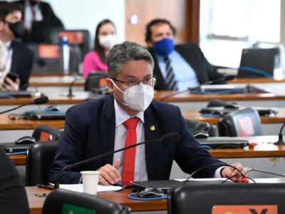 Senador Alessandro confirma destinação de 9 milhões para compra de vacinas