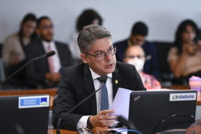 Senador Alessandro Vieira (PSBD-SE), relator do projeto que facilita a localização de doador de medula óssea