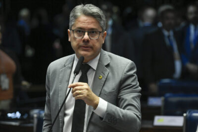 Senador Alessandro Vieira no Plenário do Senado Federal